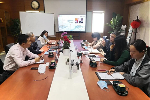 EBET易博陈春麟博士、、化学部及生物部高级副总裁任峰博士、、商务生长部副总裁蔡金娜博士热情接待研究院一行，，，并介绍了公司情形。。。