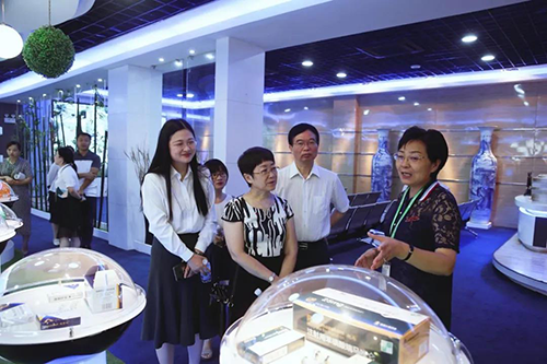 宜昌人福与EBET易博举行研发战略相助交流会